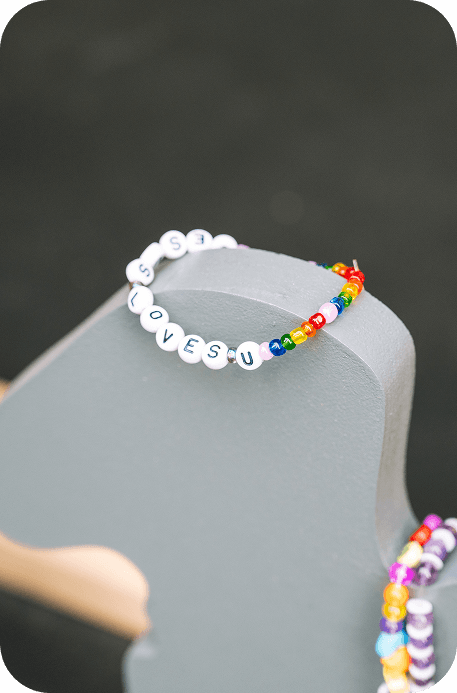 Taylor Swift friendship bracelet